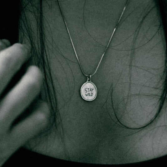 REBEL (BLEIBEN SIE WILD)